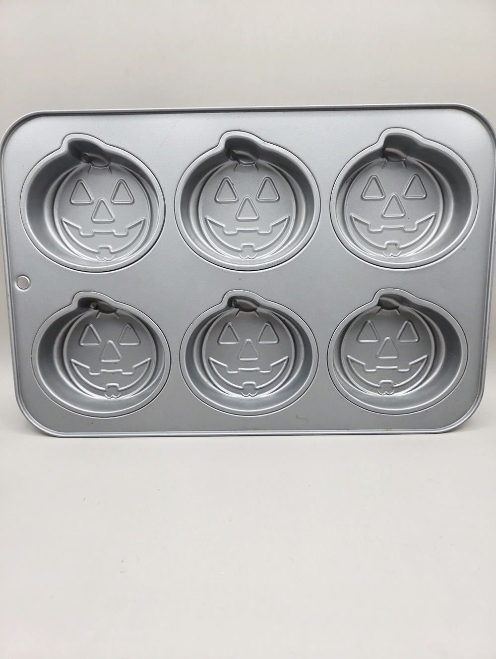 Jack-o'-Lantern Pumpkin Muffin Pan - Silver